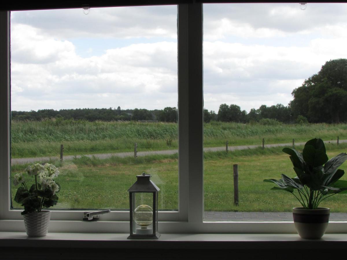Casa de Férias De Steerne, Mooie Plek Aan Het Overijssels Kanaal. *